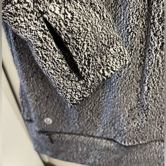 Lululemon athletica Rush Hour 1/2 Zip Running Jacket Size 4 - Picture 7 of 10